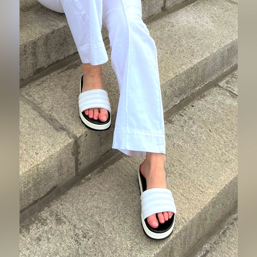 Cougar Prato Leather Slides Size 8